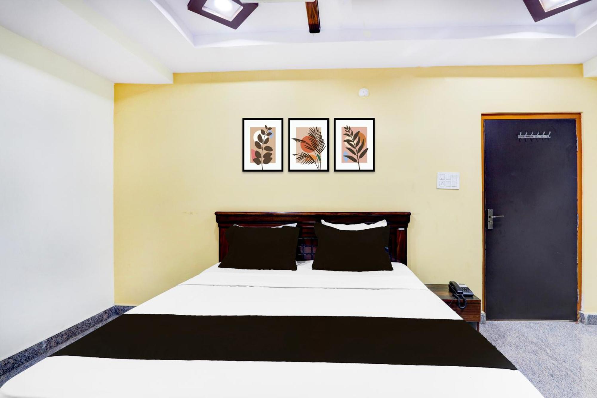 Hotel O Anoos Minarva Hyderabad Exterior photo