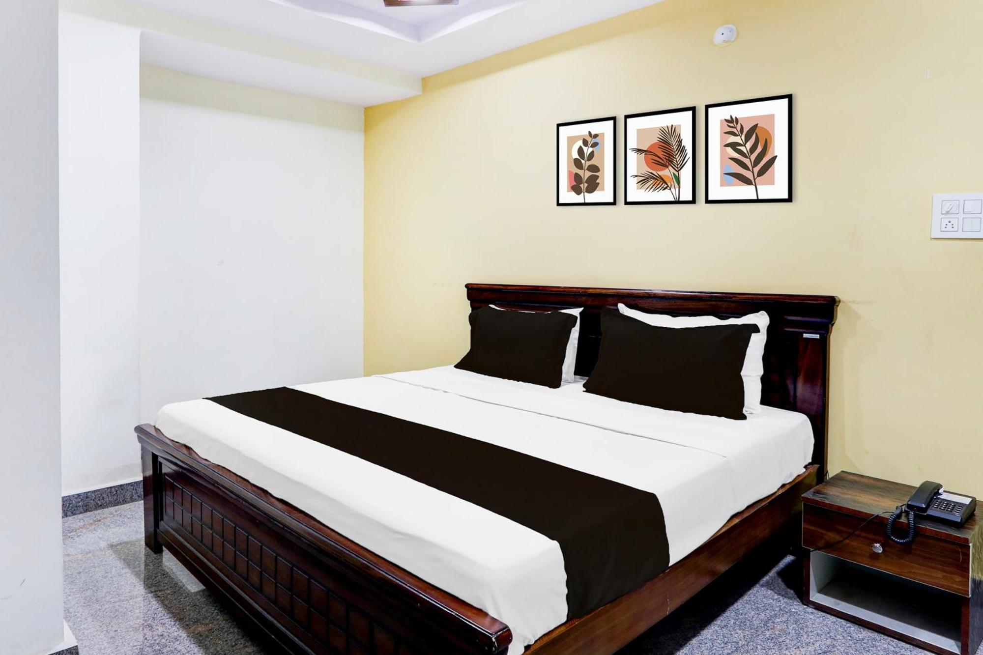 Hotel O Anoos Minarva Hyderabad Exterior photo