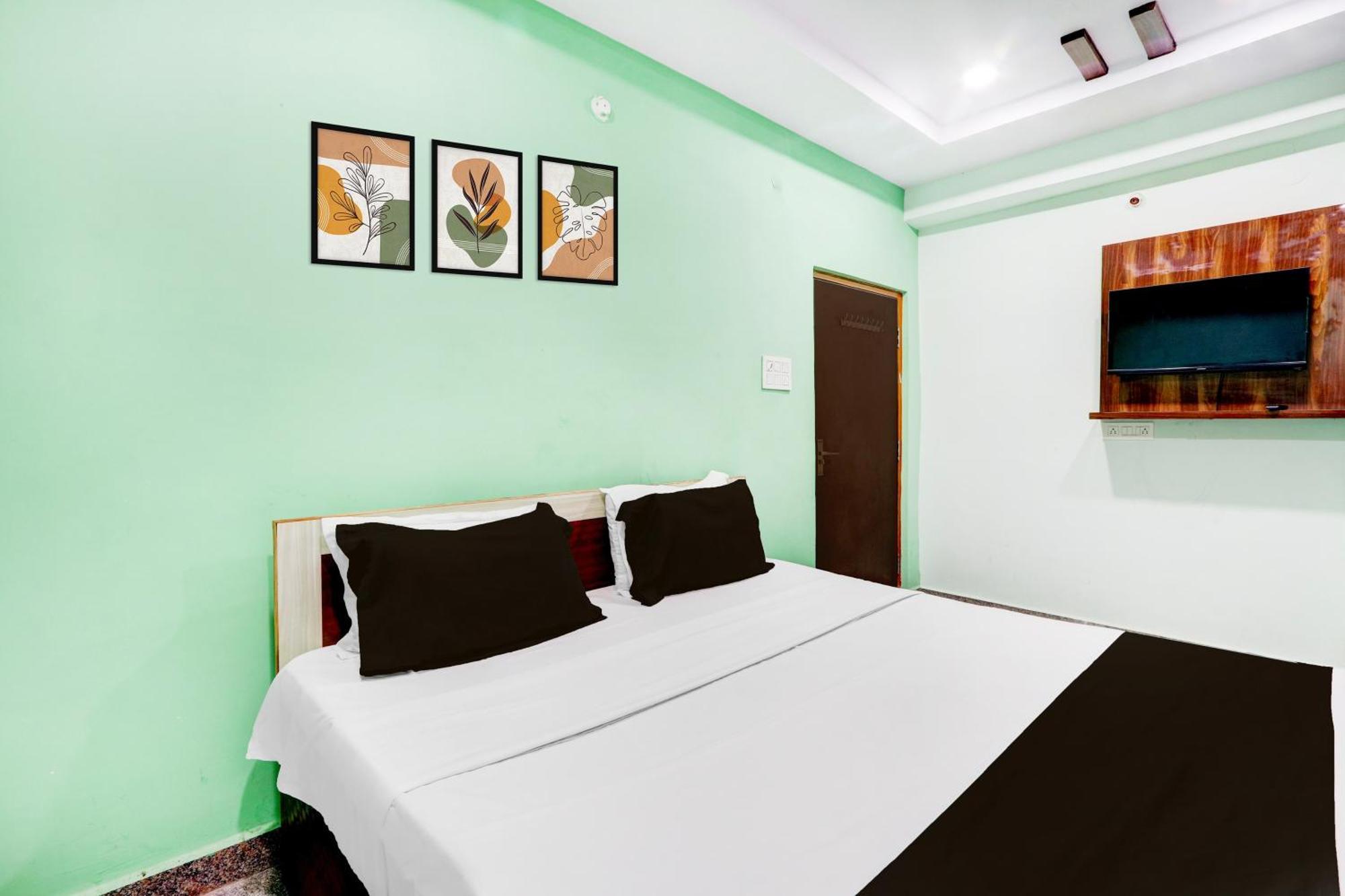 Hotel O Anoos Minarva Hyderabad Exterior photo
