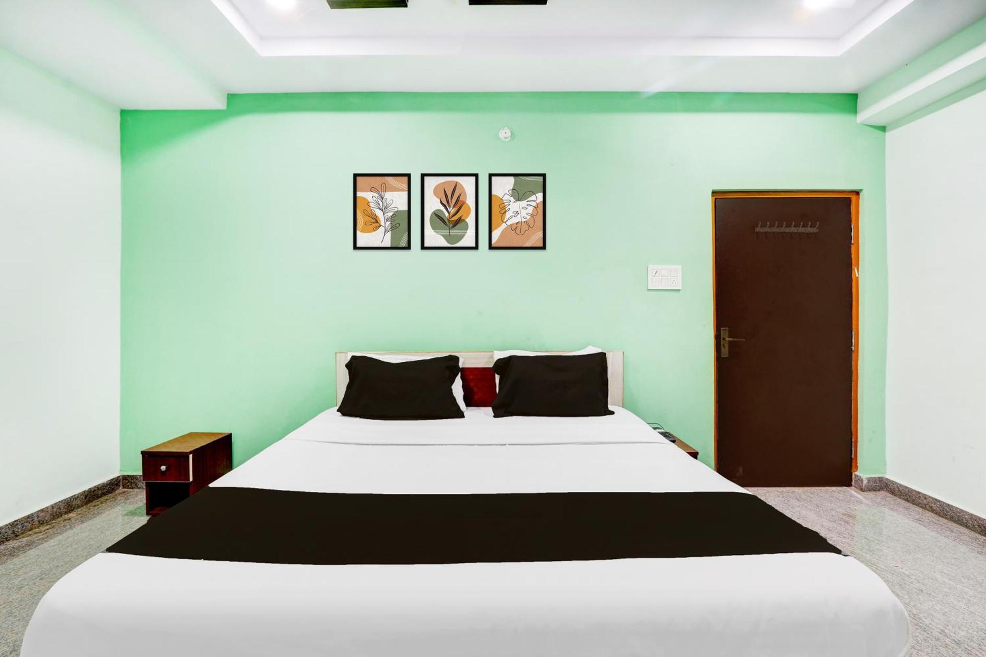 Hotel O Anoos Minarva Hyderabad Exterior photo